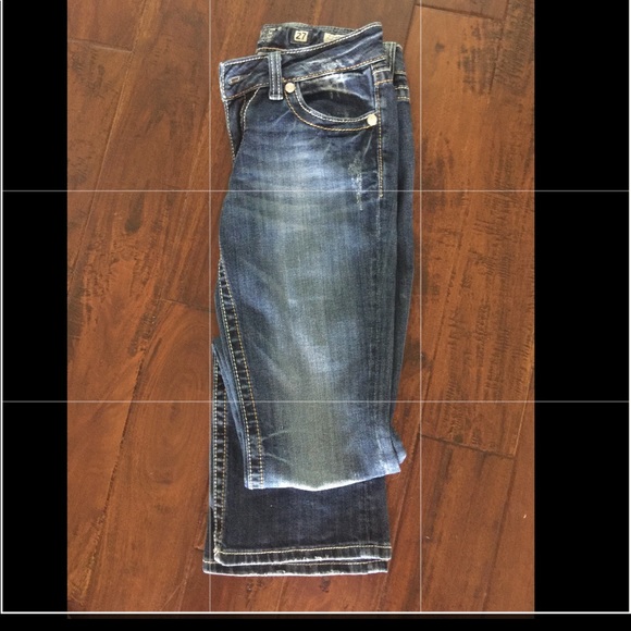 Sold - Picture 3 of 4